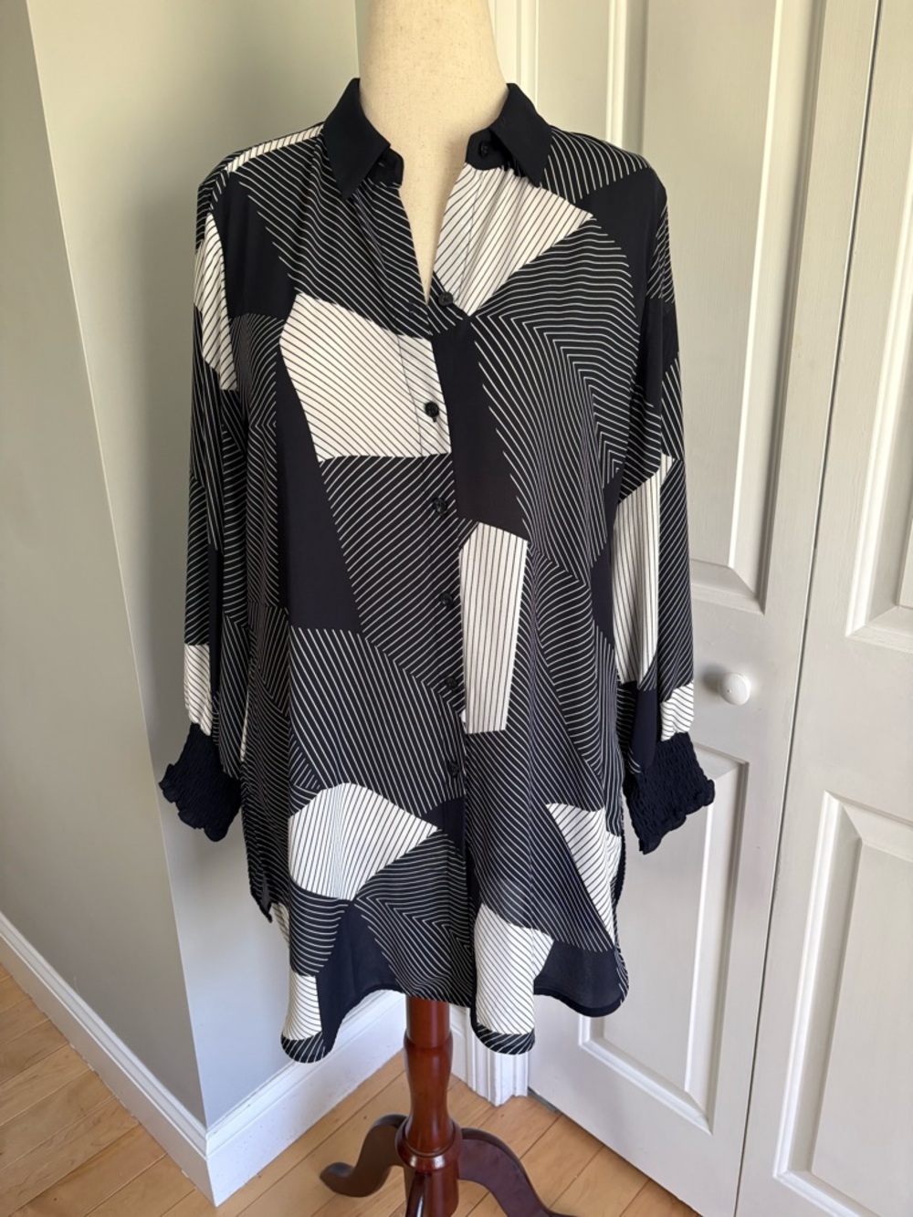 Chico's Navy & White Tunic